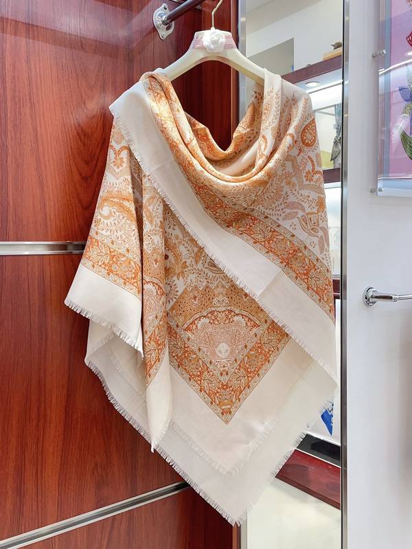 Loro Piana Scarf LPC00064 Loro Piana Scarf LPC00064